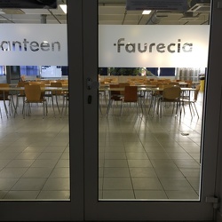 Etykiety samoprzylepne